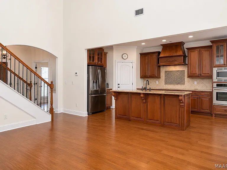 1035 Haylee Brook Ln — Photo 7