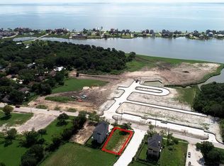 1329 N Meyer Rd, Seabrook, TX 77586