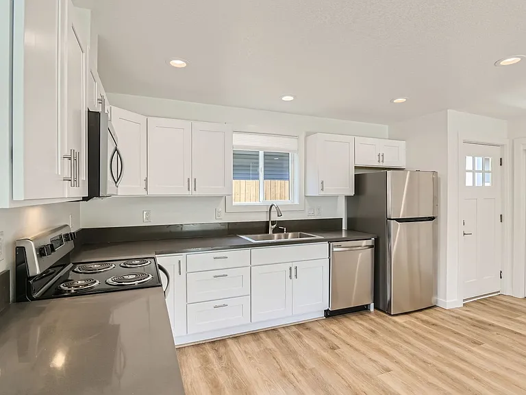 4300 SE 79th Ave — Photo 3