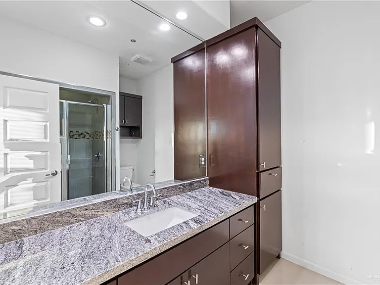 1413 E Keeton Ave #20 — Photo 6