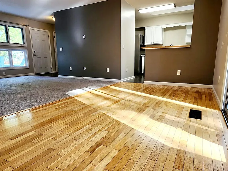 435 Sandhills Cir — Photo 3