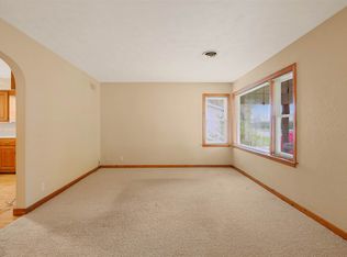 1716 S Sprott St, Auburn, IN 46706