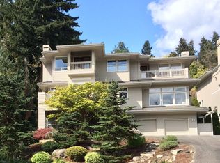 8061 Avalon Dr, Mercer Island, WA 98040