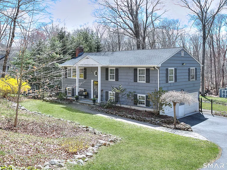 7 Richmond Hill Rd — Photo 1