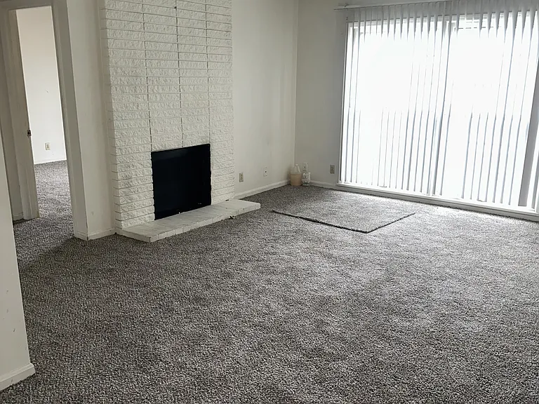 1801 Bashford Manor Ln — Photo 1