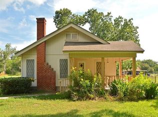 560 W Austin St, Luling, TX 78648