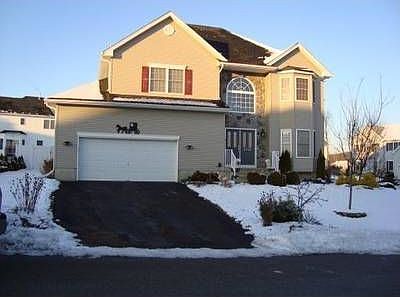 1st image of 2702 Colonial Dr
