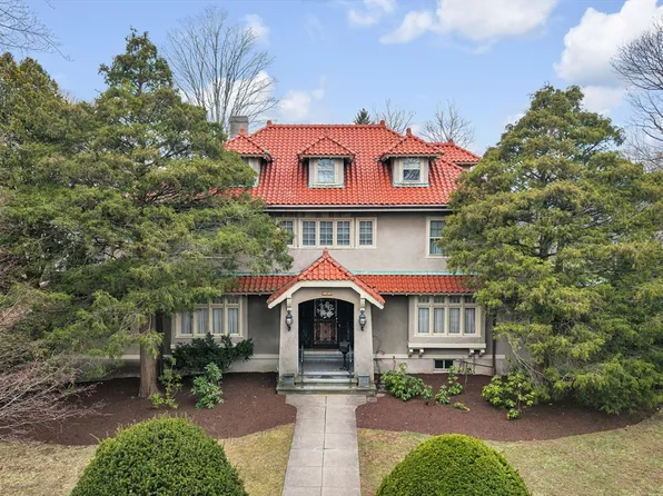 131 Fair Oaks Park, Needham, MA 02492