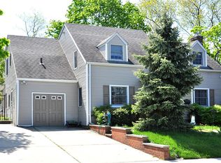 26 Newkirk Ave, East Rockaway, NY 11518