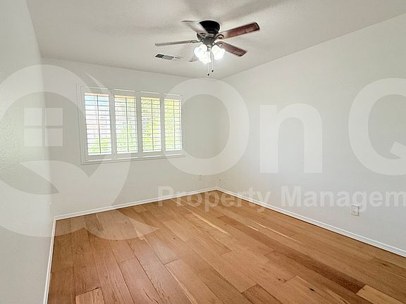 3rd image of 4237 E Rockledge Rd