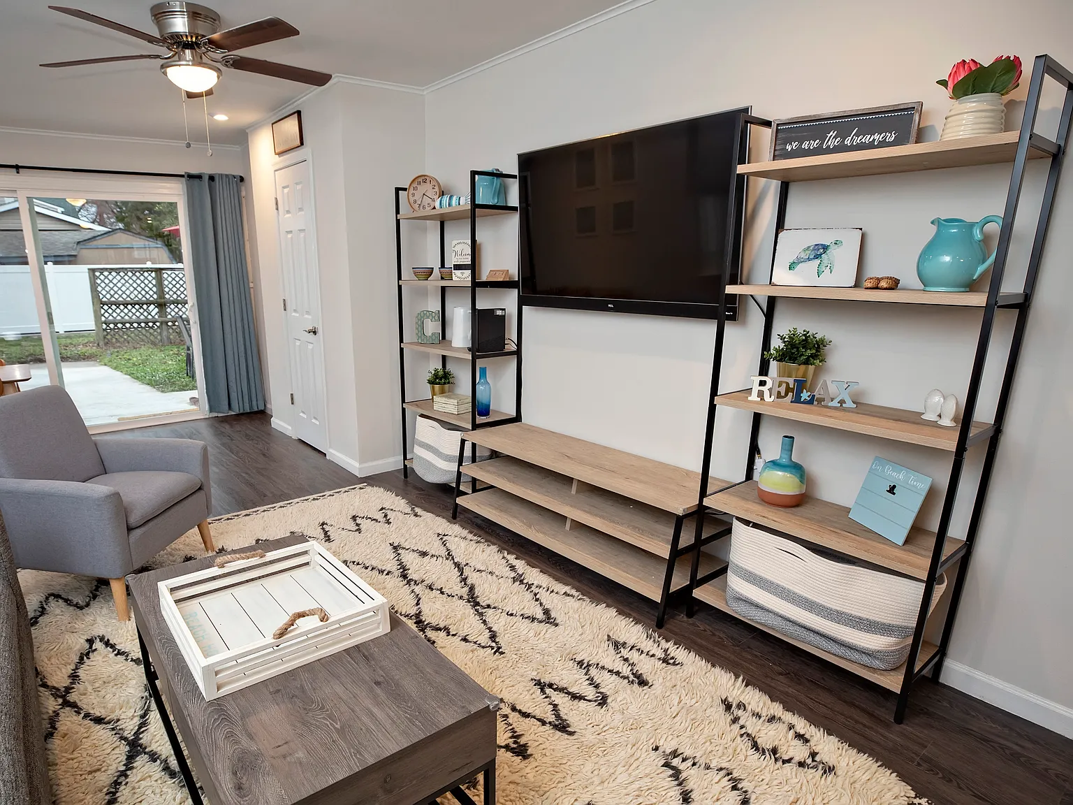 3 bed, 1212 sqft, $2,675 — Photo 4