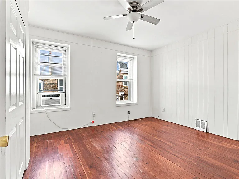 223 Wendover St — Photo 17