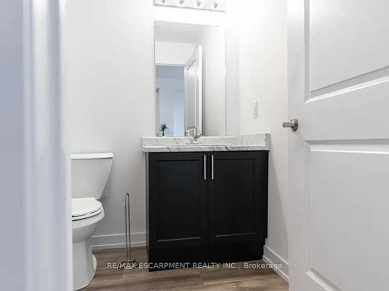 470 Dundas St E #326 — Photo 11