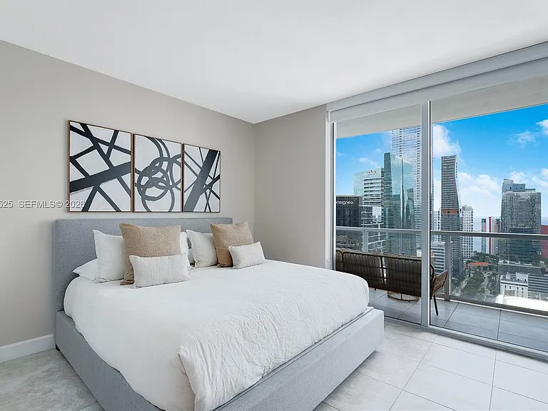 1060 Brickell Ave #3209 — Photo 3