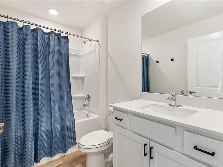 Third bathroom in the middle