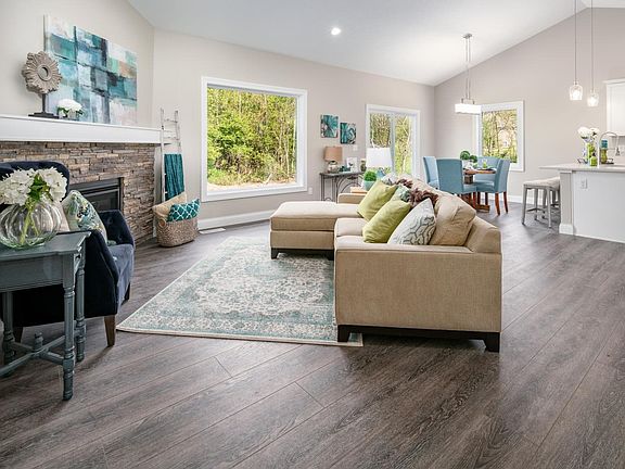2nd image of 53441 Woodbridge Ct