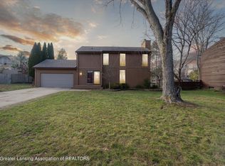 1203 Teakwood Cir, Haslett, MI 48840
