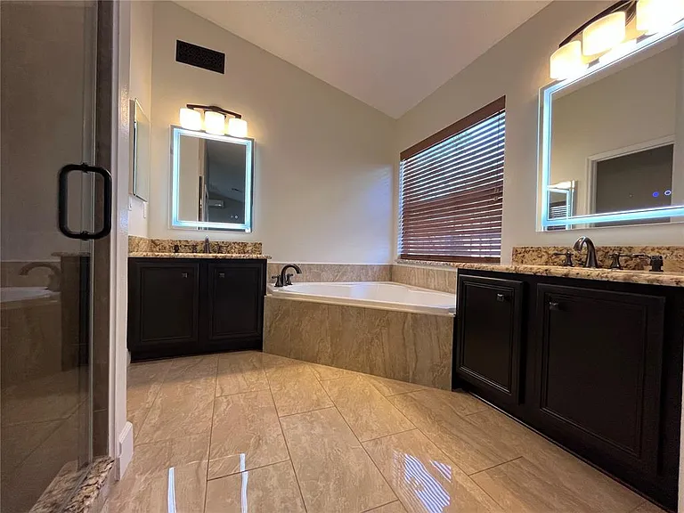 3705 Seminole Dr — Photo 12