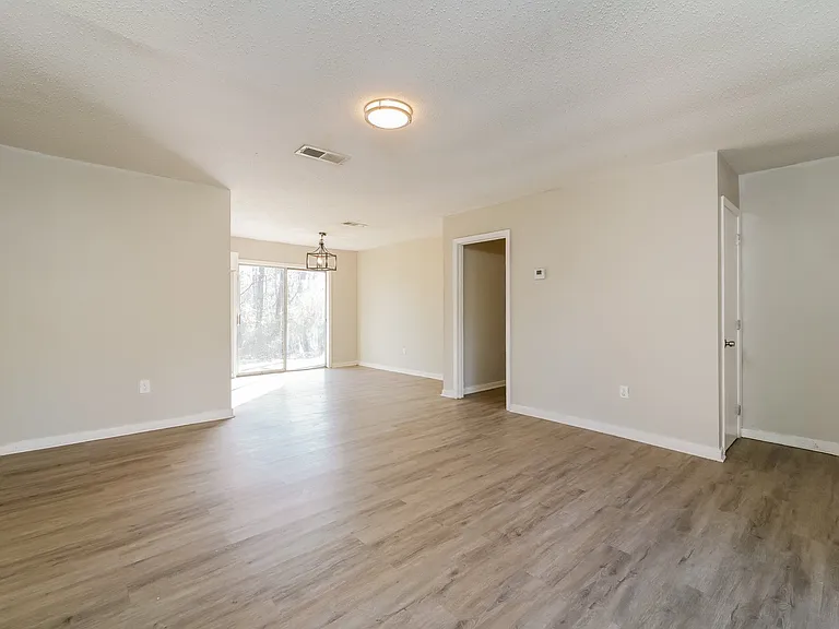785736_018_living_room_13538851.jpg