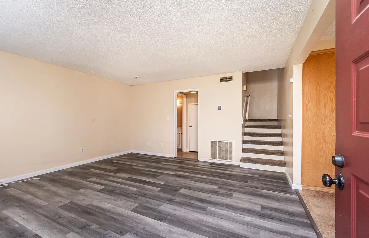 Building Photo - 5736 Shadow Creek Dr #2