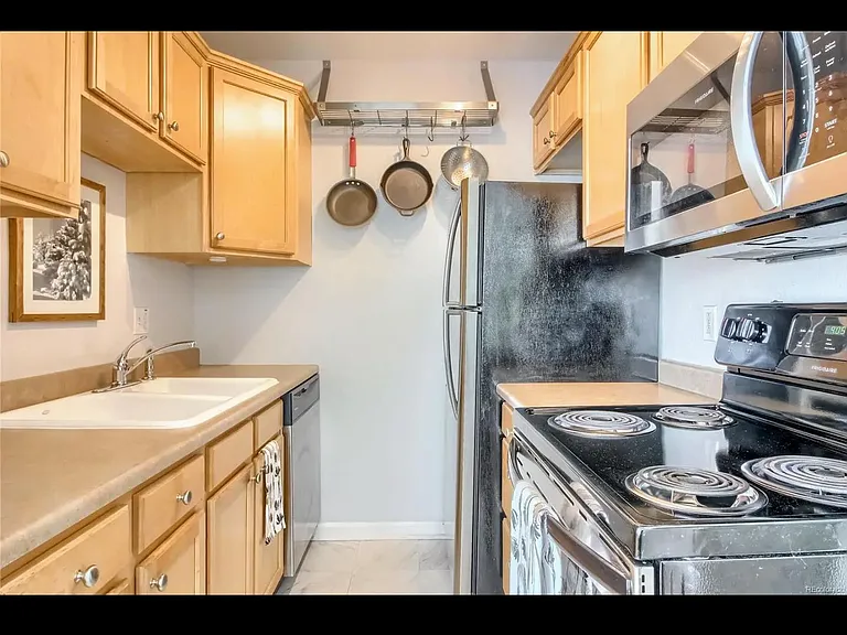 1520 Glencoe St #6 — Photo 5