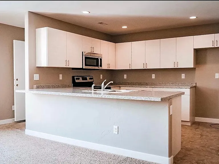 1043 North Ave — Photo 9