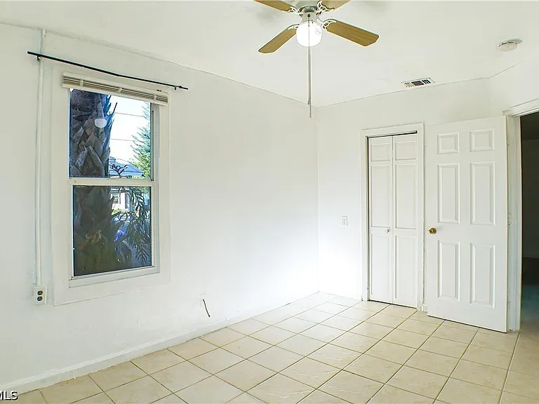 3042 Douglas Ave — Photo 8
