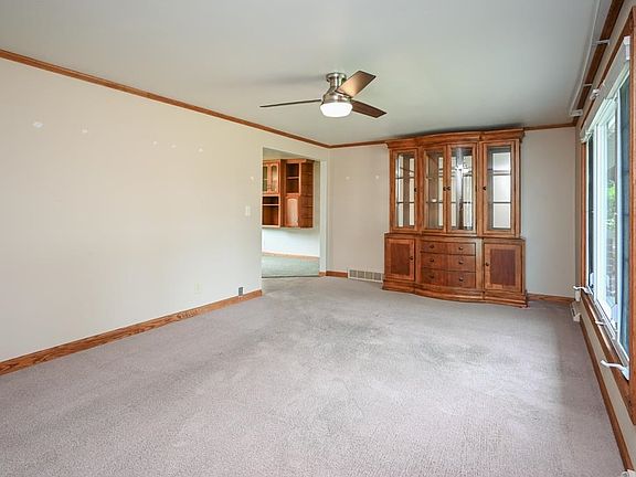 3rd image of 318 Westplain Dr