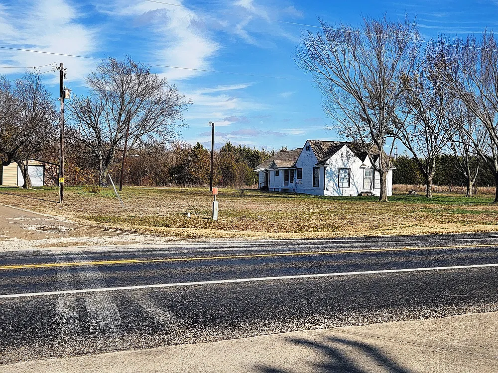 4494 N US Highway 69 — Photo 1
