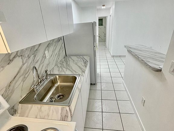 3rd image of 12232 NE 8th Ave #5