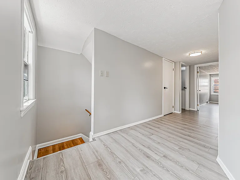 24111 Edgehill Dr — Photo 15