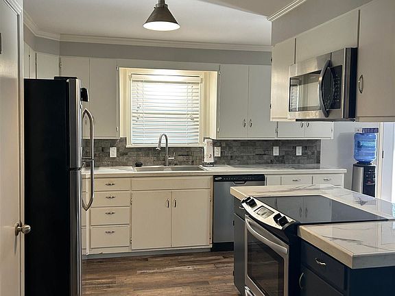 3rd image of 1924 Bettis Mountain Rd