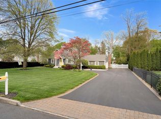 6 Soundview Dr, Northport, NY 11768