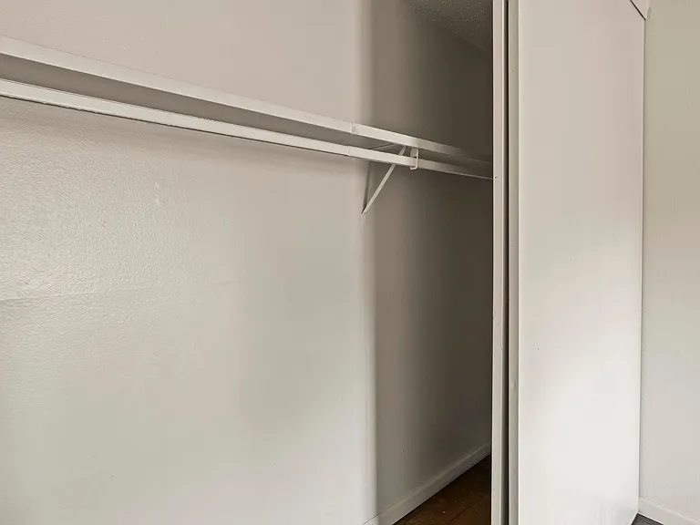 Westport Crossing Apartments — Photo 48