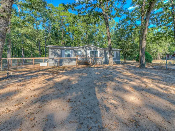 767 Windwood Dr, Livingston, TX 77351