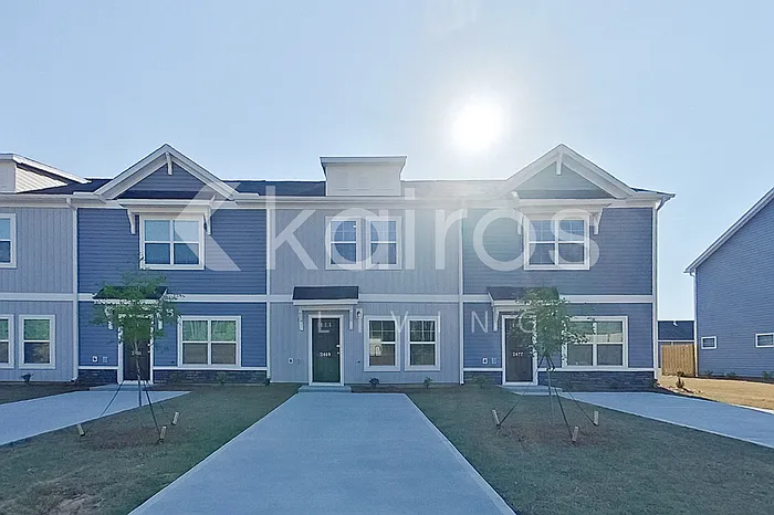 2469 Banyan Cir