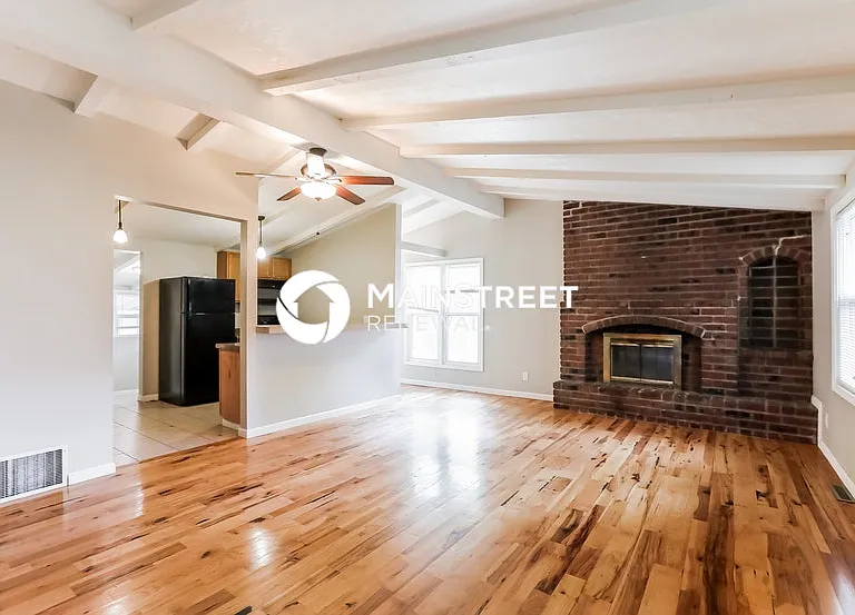 1010 S Appleton Ave — Photo 5