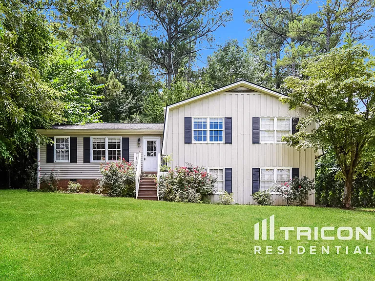 4111 Pine Log Dr NW — Photo 1