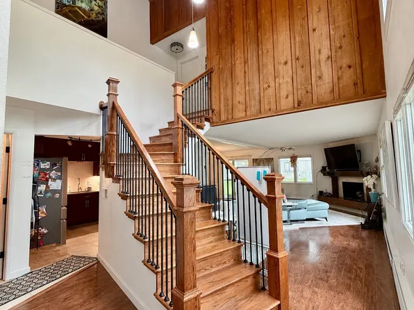 600 Highlander Cir, Anchorage, AK 99518