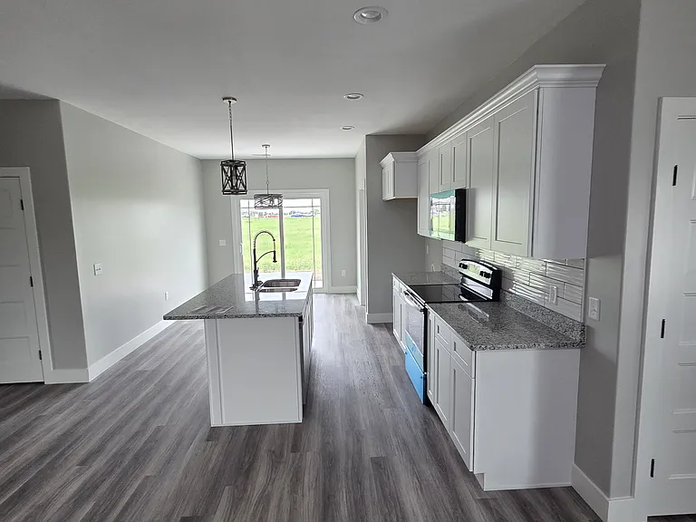 1150 Vista Ct — Photo 2