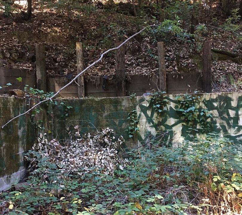 1st image of 610 Lakeview Dr