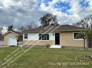 7633 Harold Ave, Jenison, MI 49428