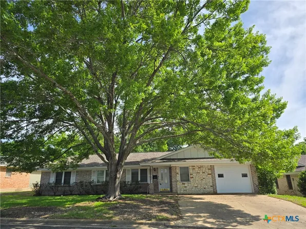 2512 Lowrey Dr, Gatesville, TX 76528