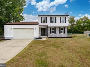 15 Briar Creek Rd, Sicklerville, NJ 08081