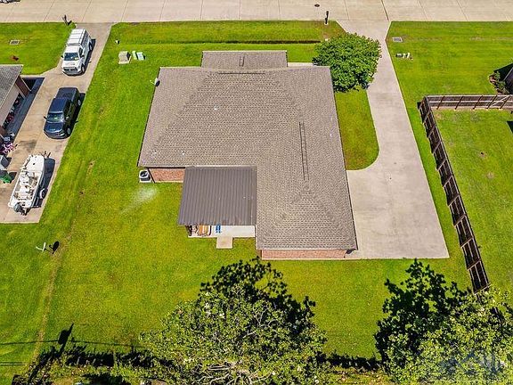 3rd image of 226 Donald Dr