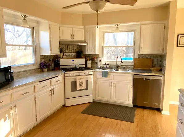 (undisclosed Address), Waukesha, WI 53188