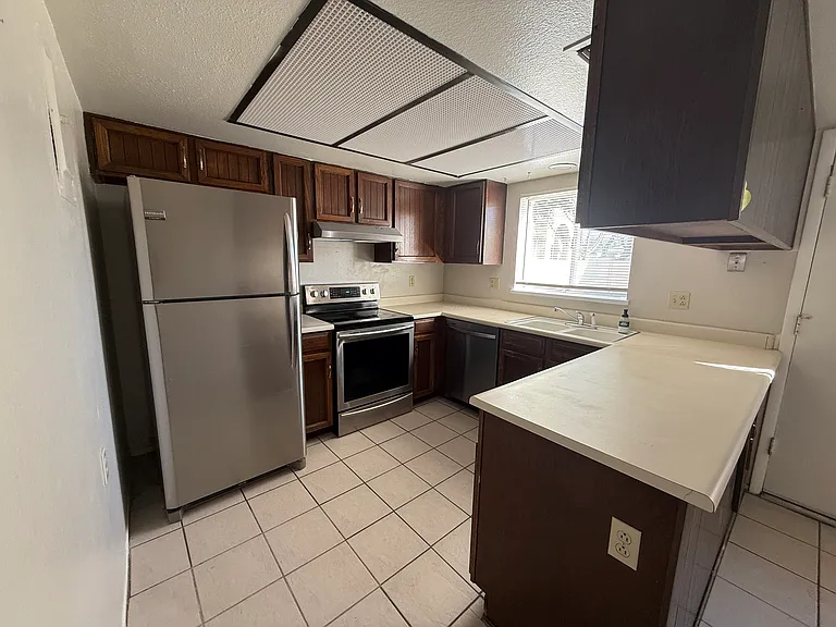 8225 N Central Ave #33 — Photo 11
