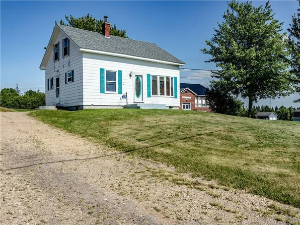 569 Memramcook Rd E, Memramcook, NB E4K 1M2