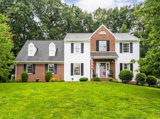 65 Long Bow Rd, Waynesboro, VA 22980