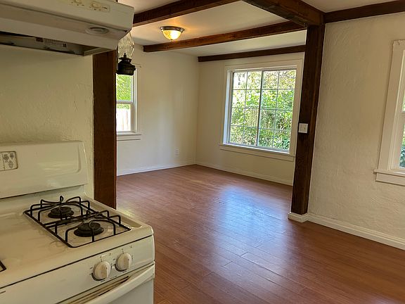 5th image of 13165 Redwood Ave